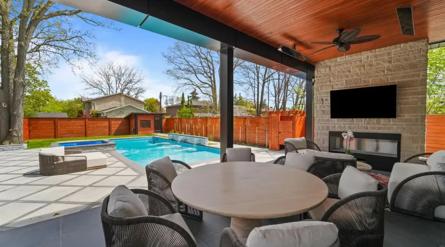 1589 Glenhill Crescent, Mississauga, Ontario, L5H 3C4, Canada, 4 Bedrooms Bedrooms, ,6 BathroomsBathrooms,Residential,For Sale,1589 Glenhill Crescent,20261037609