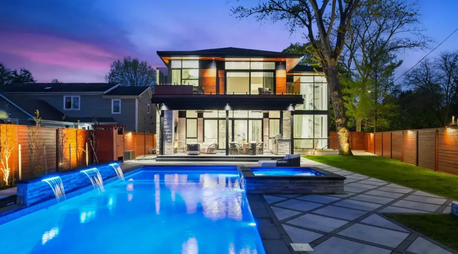 1589 Glenhill Crescent, Mississauga, Ontario, L5H 3C4, Canada, 4 Bedrooms Bedrooms, ,6 BathroomsBathrooms,Residential,For Sale,1589 Glenhill Crescent,20261037609