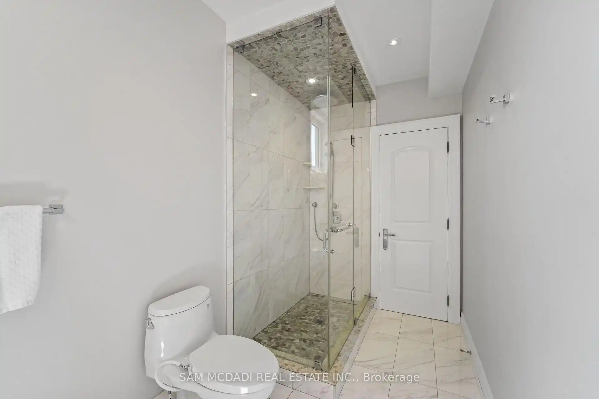 2411 Thorn Lodge Drive, Mississauga (W13212158) – image 35