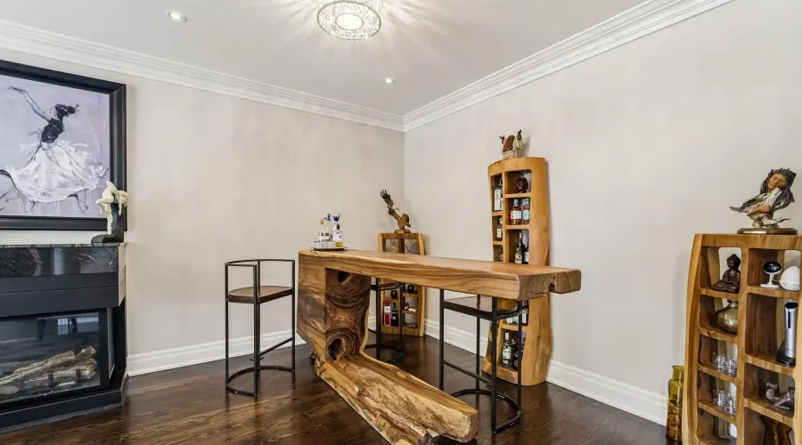 2411 Thorn Lodge Drive, Mississauga, Ontario, L5K 1K8, Canada, 3 Bedrooms Bedrooms, ,5 BathroomsBathrooms,Residential,For Sale,2411 Thorn Lodge Drive,20261037610