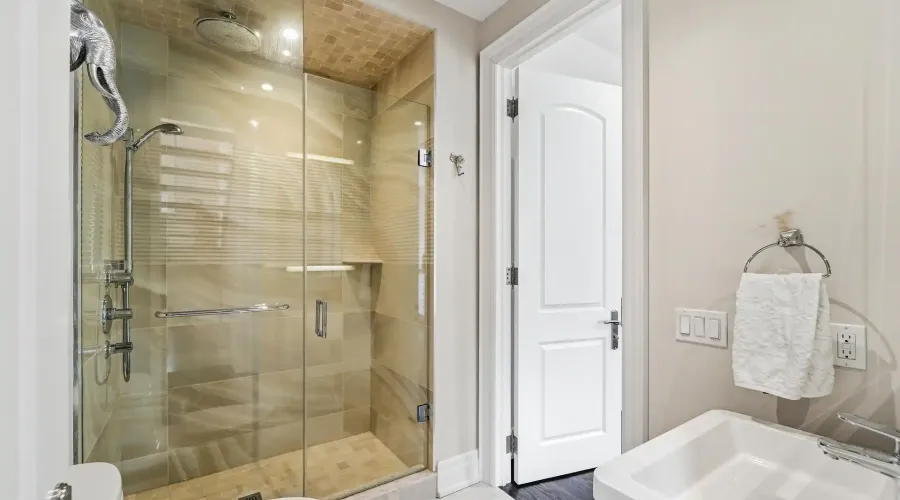 2411 Thorn Lodge Drive, Mississauga, Ontario, L5K 1K8, Canada, 3 Bedrooms Bedrooms, ,5 BathroomsBathrooms,Residential,For Sale,2411 Thorn Lodge Drive,20261037610