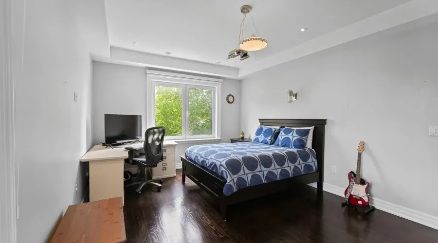 2411 Thorn Lodge Drive, Mississauga, Ontario, L5K 1K8, Canada, 3 Bedrooms Bedrooms, ,5 BathroomsBathrooms,Residential,For Sale,2411 Thorn Lodge Drive,20261037610