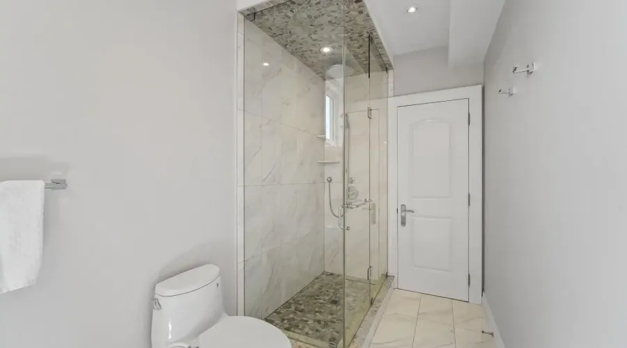2411 Thorn Lodge Drive, Mississauga, Ontario, L5K 1K8, Canada, 3 Bedrooms Bedrooms, ,5 BathroomsBathrooms,Residential,For Sale,2411 Thorn Lodge Drive,20261037610
