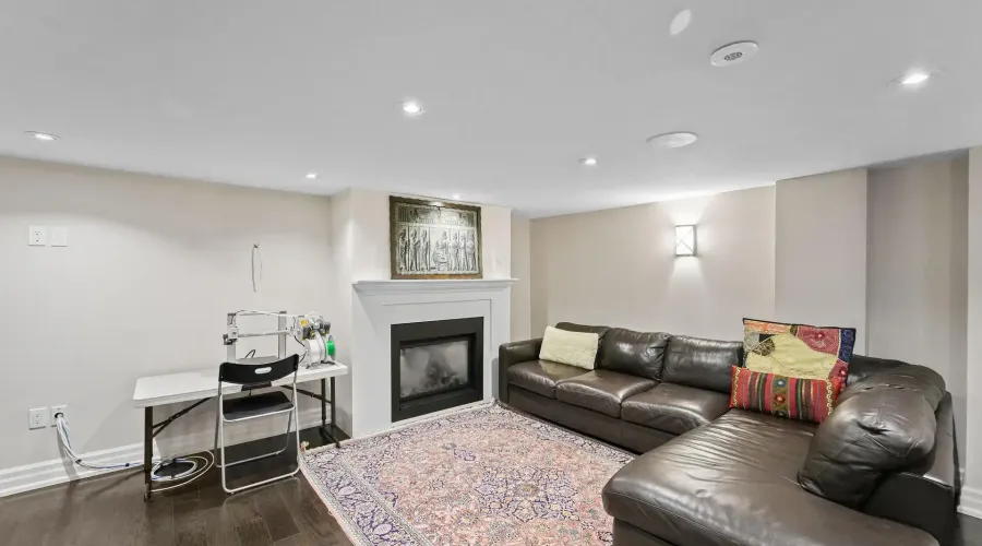 2411 Thorn Lodge Drive, Mississauga, Ontario, L5K 1K8, Canada, 3 Bedrooms Bedrooms, ,5 BathroomsBathrooms,Residential,For Sale,2411 Thorn Lodge Drive,20261037610