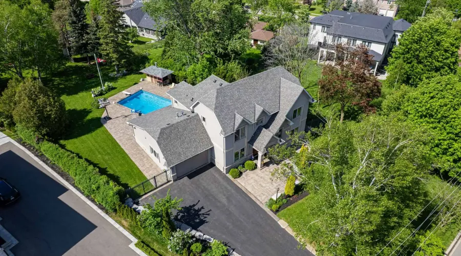 2411 Thorn Lodge Drive, Mississauga, Ontario, L5K 1K8, Canada, 3 Bedrooms Bedrooms, ,5 BathroomsBathrooms,Residential,For Sale,2411 Thorn Lodge Drive,20261037610
