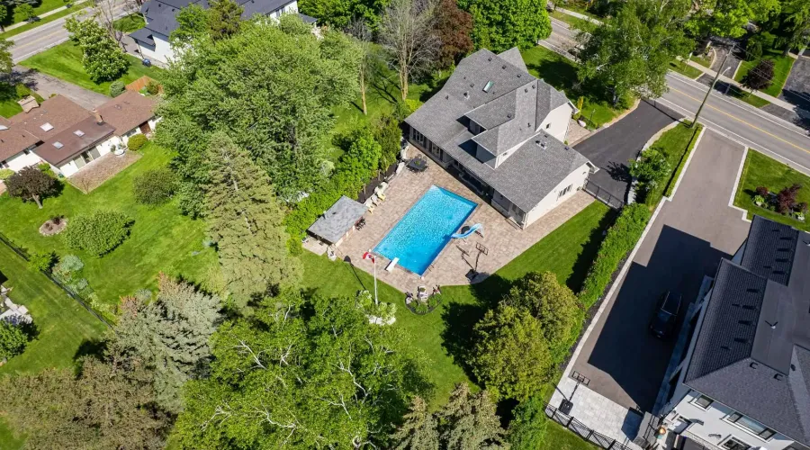 2411 Thorn Lodge Drive, Mississauga, Ontario, L5K 1K8, Canada, 3 Bedrooms Bedrooms, ,5 BathroomsBathrooms,Residential,For Sale,2411 Thorn Lodge Drive,20261037610