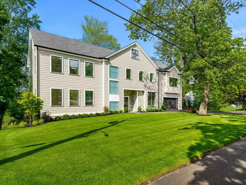 22 Wyman Rd Lexington, Massachusetts – image 2