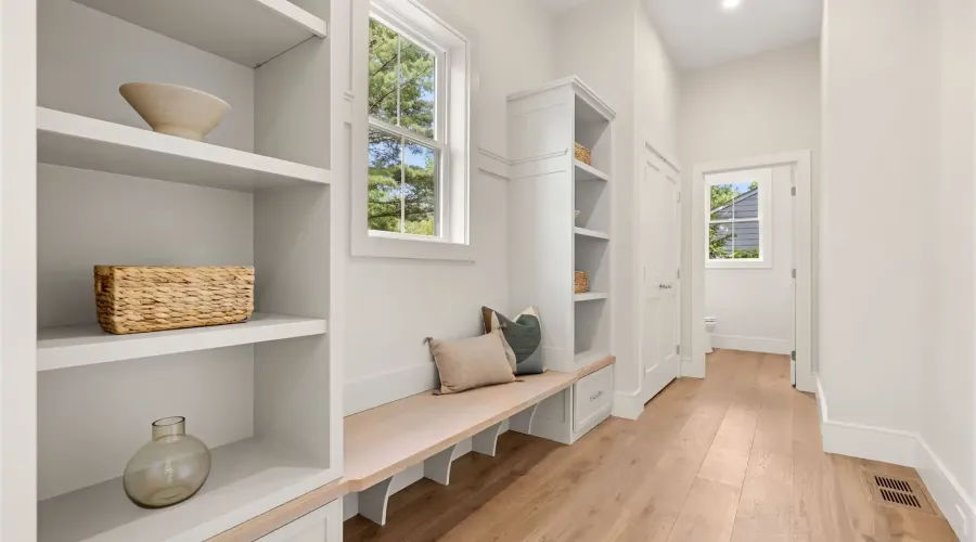 22 Wyman Rd, Lexington, Massachusetts, 02420, United States, 7 Bedrooms Bedrooms, 14 Rooms Rooms,7 BathroomsBathrooms,Residential,For Sale,Wyman ,20261037612