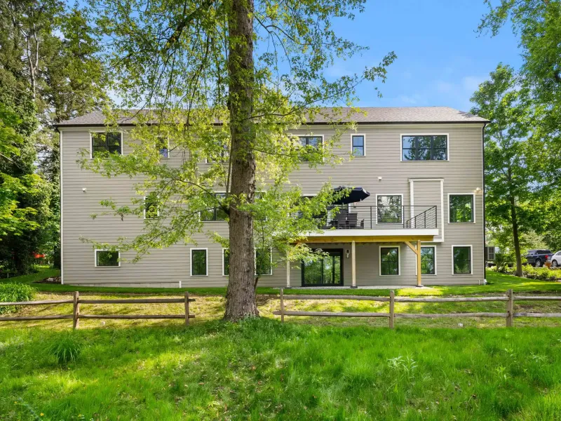 22 Wyman Rd Lexington, Massachusetts – image 5