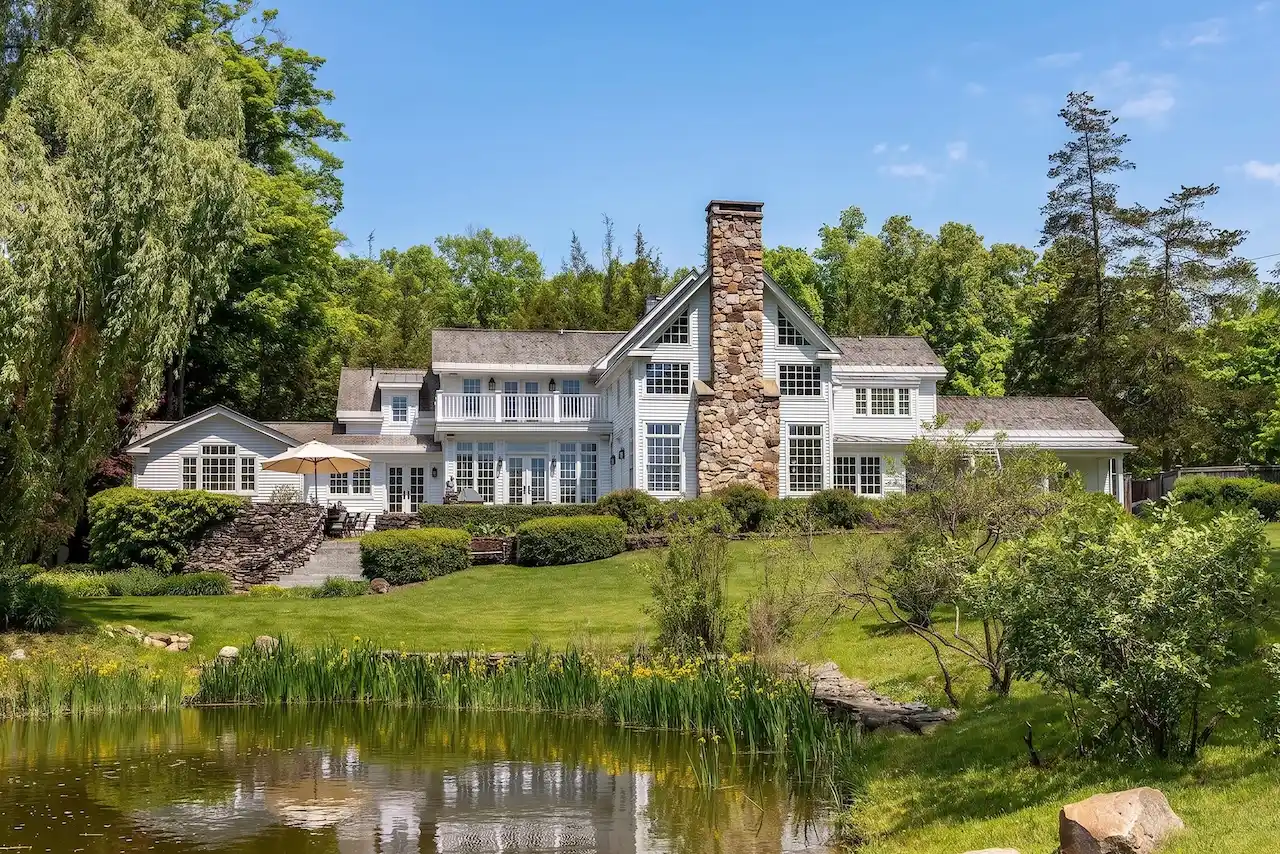 https://harneyrealestate.com/property/57-indian-trail-road-new-milford – image 2