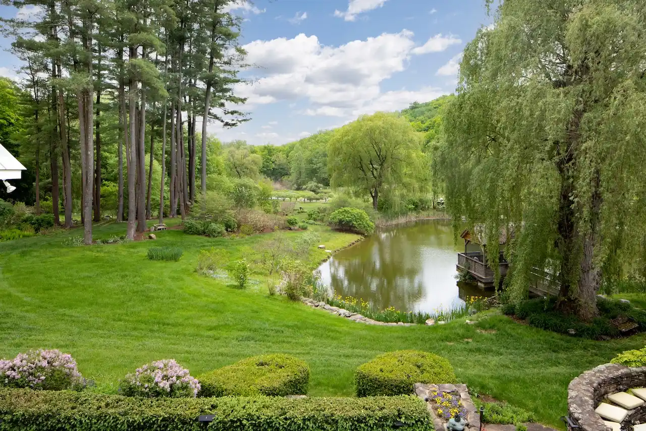 https://harneyrealestate.com/property/57-indian-trail-road-new-milford – image 25
