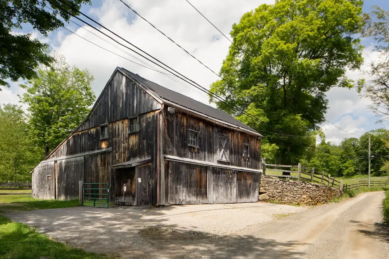 https://harneyrealestate.com/property/57-indian-trail-road-new-milford – image 40