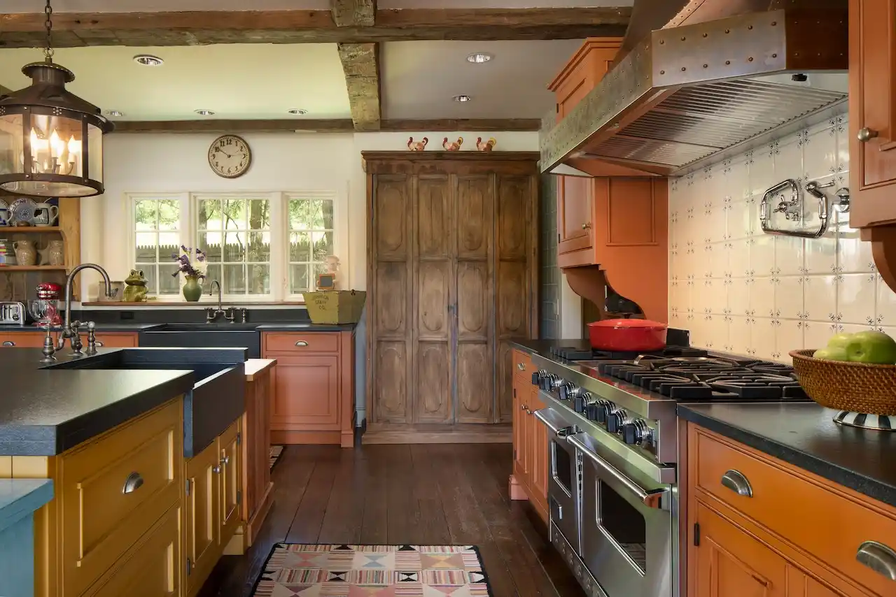 https://harneyrealestate.com/property/57-indian-trail-road-new-milford – image 8