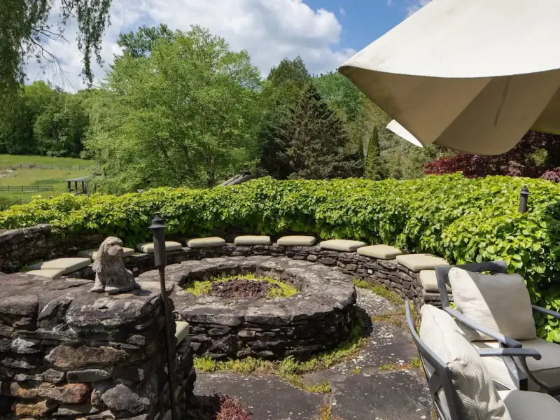 https://harneyrealestate.com/property/57-indian-trail-road-new-milford – image 23