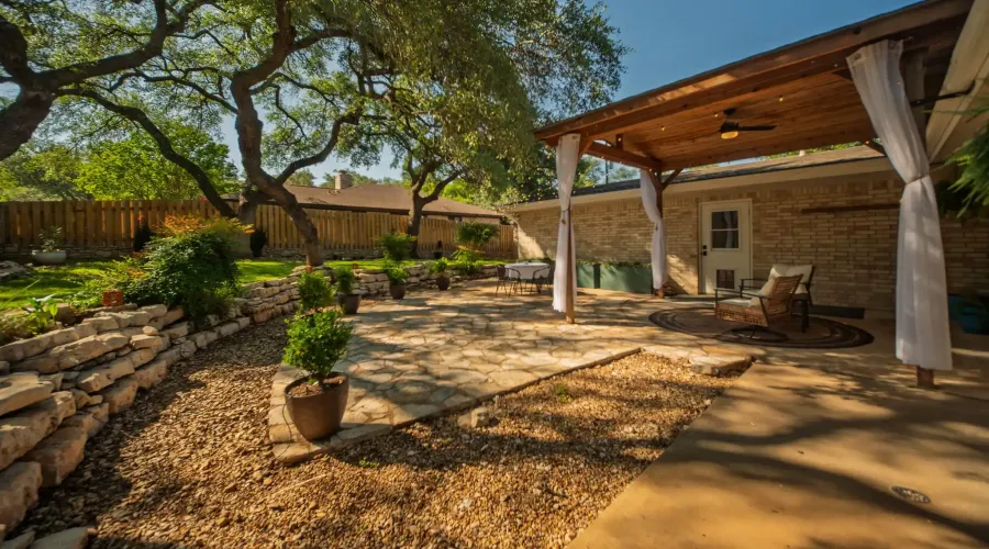 307 Lakeway Drive, Lakeway, Texas, 78734, United States, 3 Bedrooms Bedrooms, ,2 BathroomsBathrooms,Residential,For Sale,Lakeway,20261042764