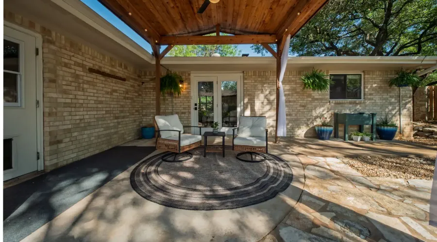 307 Lakeway Drive, Lakeway, Texas, 78734, United States, 3 Bedrooms Bedrooms, ,2 BathroomsBathrooms,Residential,For Sale,Lakeway,20261042764