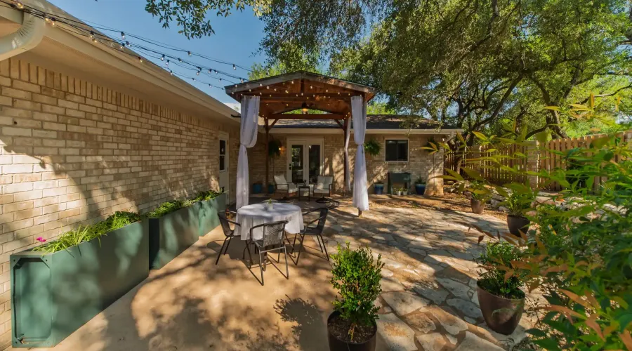 307 Lakeway Drive, Lakeway, Texas, 78734, United States, 3 Bedrooms Bedrooms, ,2 BathroomsBathrooms,Residential,For Sale,Lakeway,20261042764