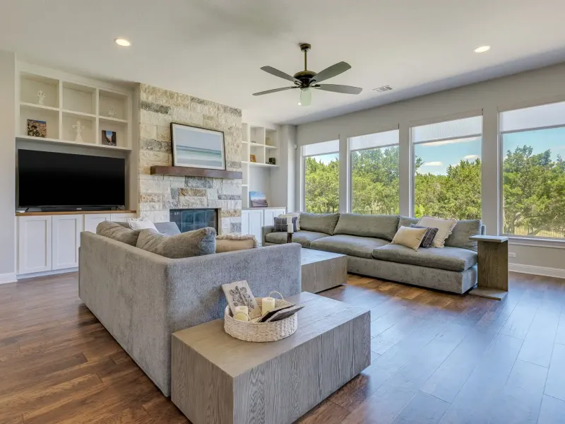 Custom Built Home in Lakeway on 1.7 Acre Lot – image 1