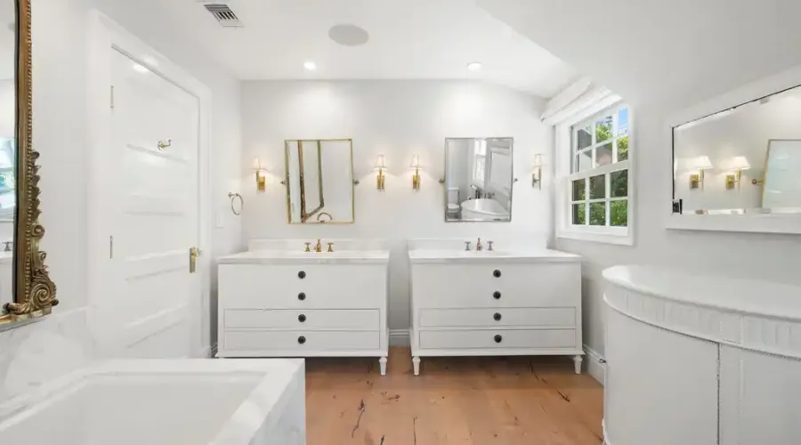 1960 Coldwater Canyon, Beverly Hills, California, United States, 3 Bedrooms Bedrooms, ,5 BathroomsBathrooms,Residential,For Sale,Coldwater Canyon,70030019984
