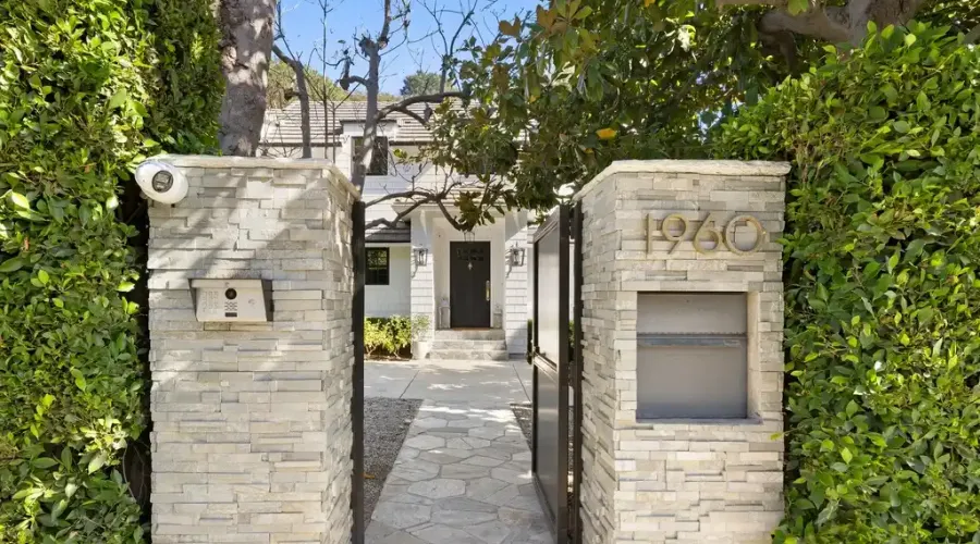 1960 Coldwater Canyon, Beverly Hills, California, United States, 3 Bedrooms Bedrooms, ,5 BathroomsBathrooms,Residential,For Sale,Coldwater Canyon,70030019984