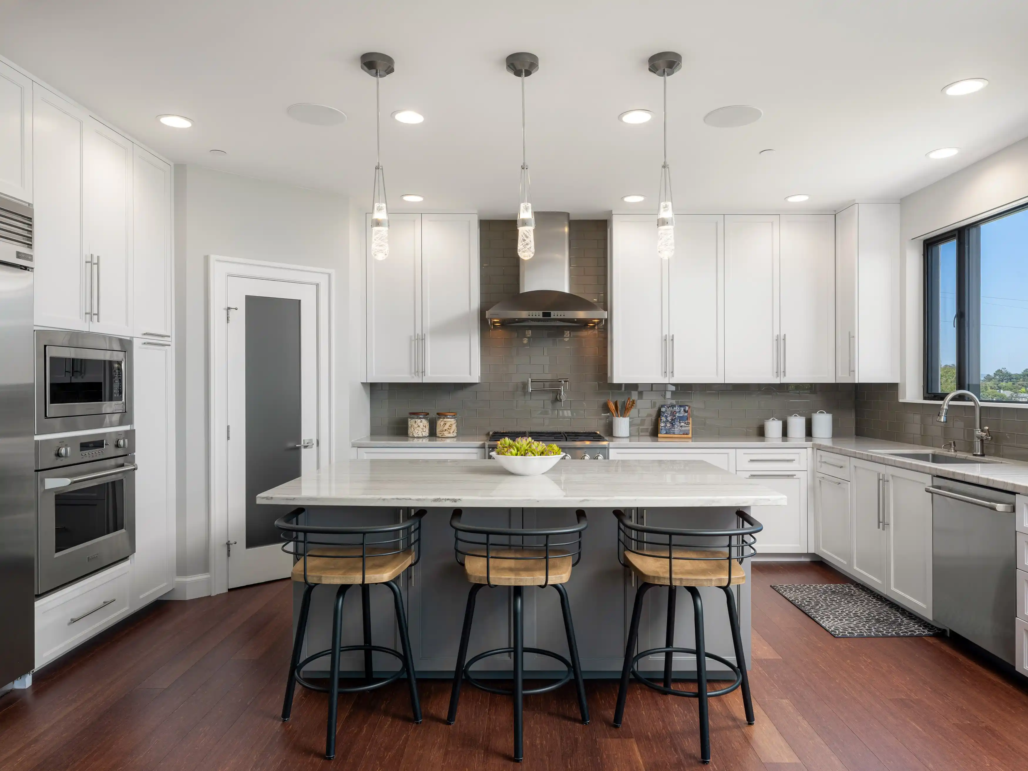 Custom-Built Residence at the End of a Cul-de-Sac in Reedland Woods – image 6