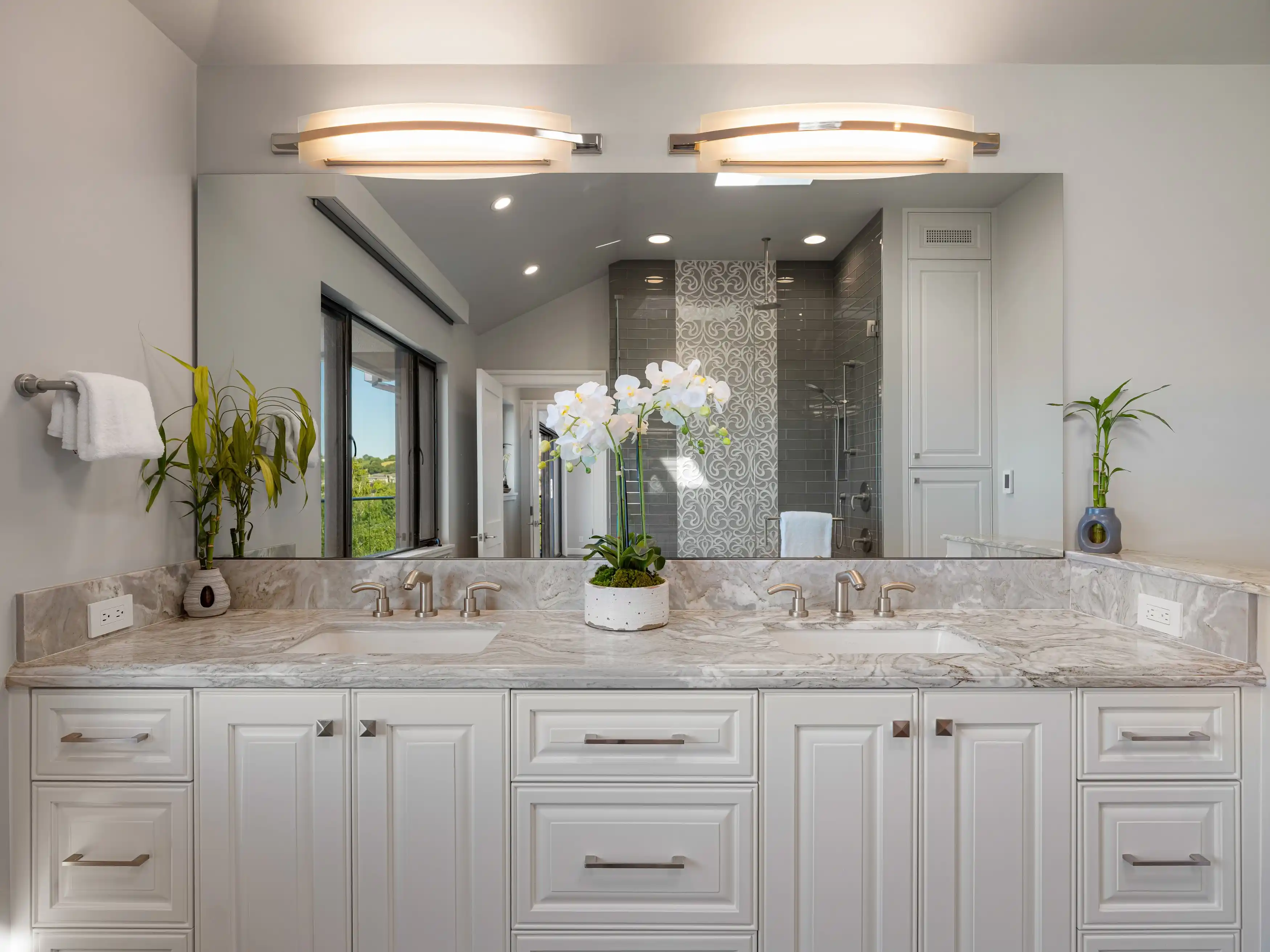 Custom-Built Residence at the End of a Cul-de-Sac in Reedland Woods – image 10