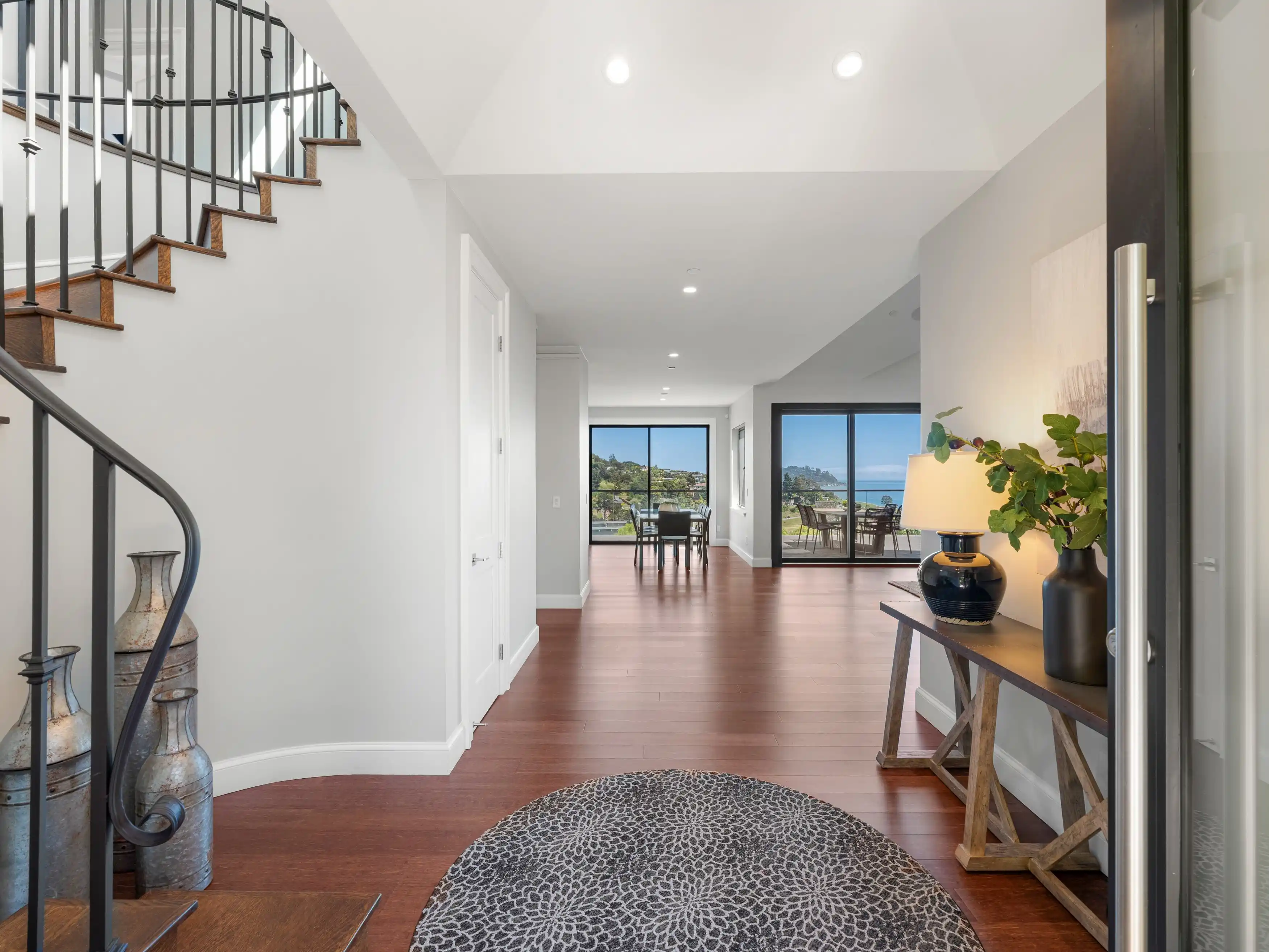 Custom-Built Residence at the End of a Cul-de-Sac in Reedland Woods – image 3