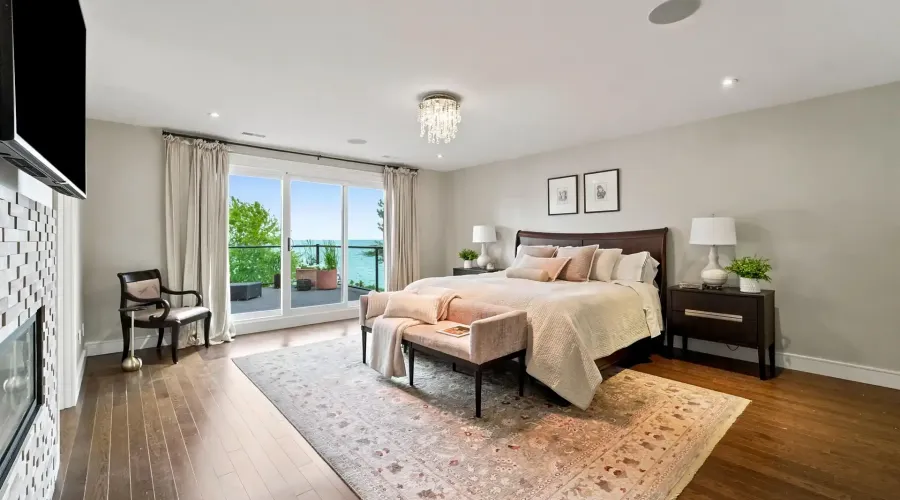 102 Cumberland Drive, Mississauga, Ontario, L5G 3M8, Canada, 5 Bedrooms Bedrooms, ,5 BathroomsBathrooms,Residential,For Sale,102 Cumberland Drive,70030019994