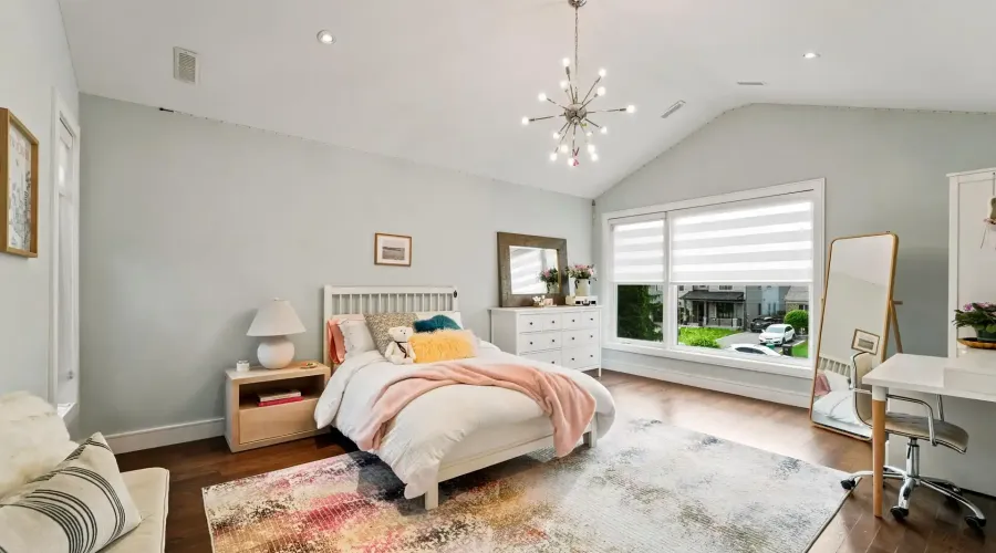 102 Cumberland Drive, Mississauga, Ontario, L5G 3M8, Canada, 5 Bedrooms Bedrooms, ,5 BathroomsBathrooms,Residential,For Sale,102 Cumberland Drive,70030019994