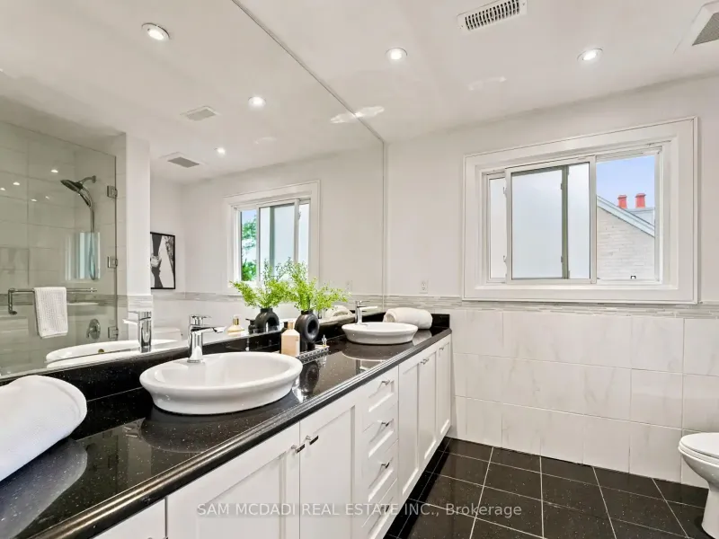 102 Cumberland Drive, Mississauga (W13486670) – image 37
