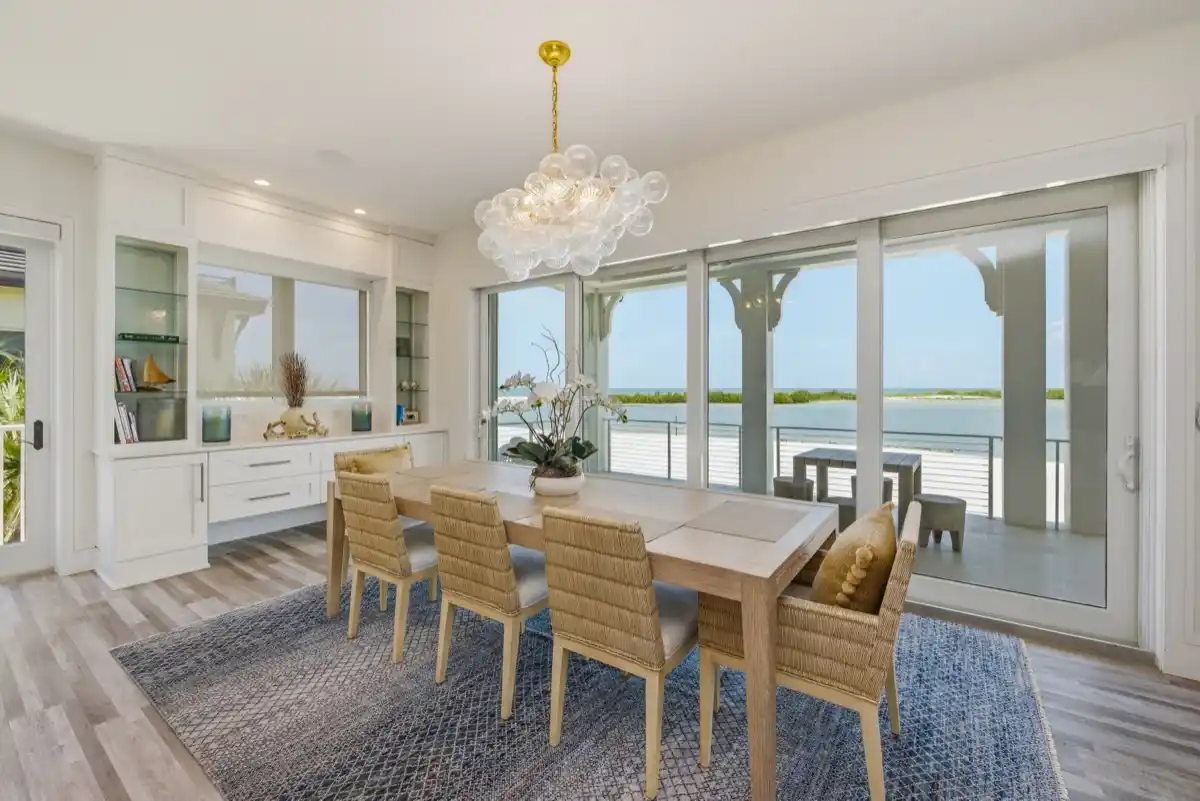 Beachfront estate is gracefully positioned directly on the Gulf - Uniq – image 8