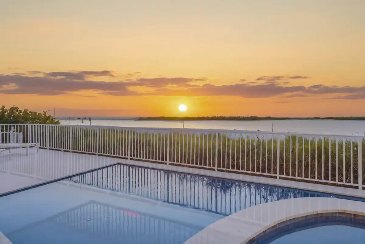 Beachfront estate is gracefully positioned directly on the Gulf - Uniq – image 9