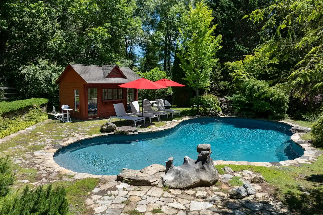 https://harneyrealestate.com/property/243-wells-hill-road-salisbury-ct – image 11