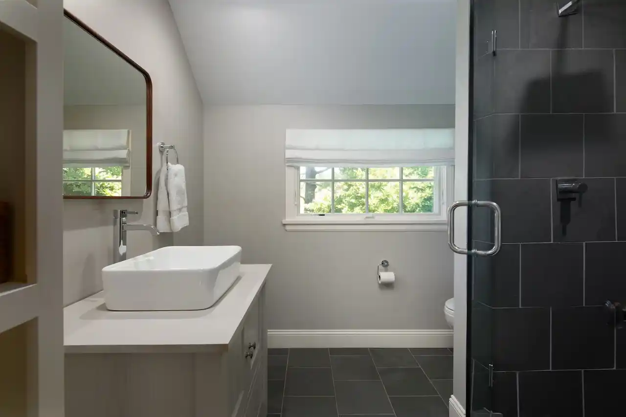 https://harneyrealestate.com/property/243-wells-hill-road-salisbury-ct – image 30
