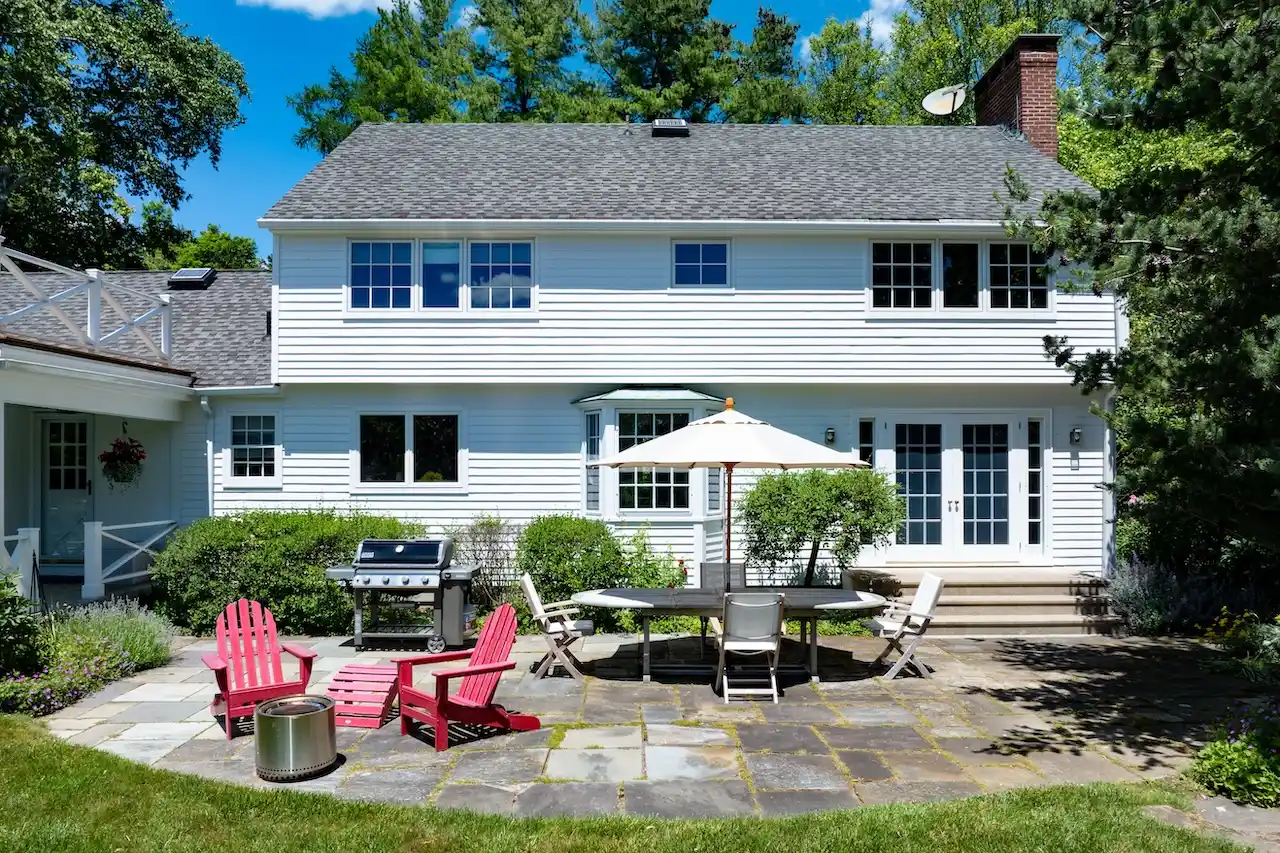 https://harneyrealestate.com/property/243-wells-hill-road-salisbury-ct – image 9