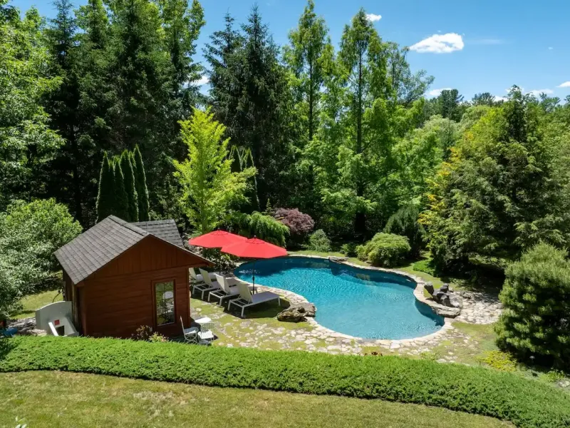 https://harneyrealestate.com/property/243-wells-hill-road-salisbury-ct – image 2
