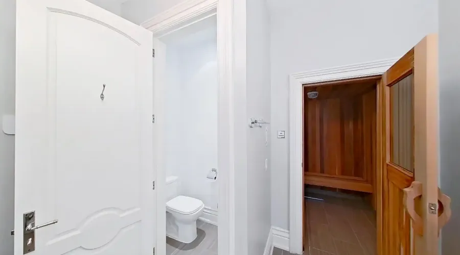 432 Bob-O-Link Road, Mississauga, Ontario, L5J 2P2, Canada, 4 Bedrooms Bedrooms, ,9 BathroomsBathrooms,Residential,For Sale,432 Bob-O-Link Road,70030020010