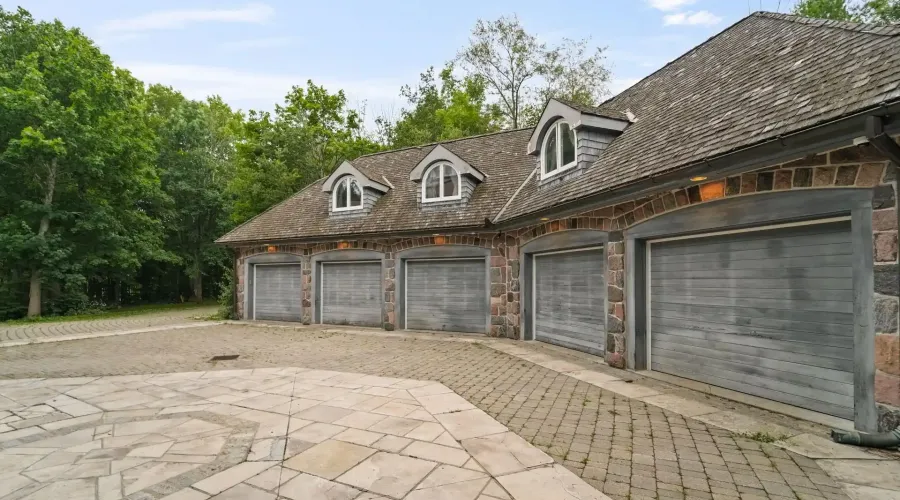 9 Flaherty Lane, Caledon, Ontario, L7K 2P2, Canada, 6 Bedrooms Bedrooms, ,10 BathroomsBathrooms,Residential,For Sale,9 Flaherty Lane,70030020011
