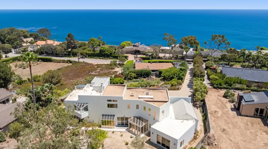 29035 Cliffside Dr, Malibu, California, 90265, United States, 5 Bedrooms Bedrooms, ,4 BathroomsBathrooms,Residential,For Sale,Cliffside Dr,70030020014