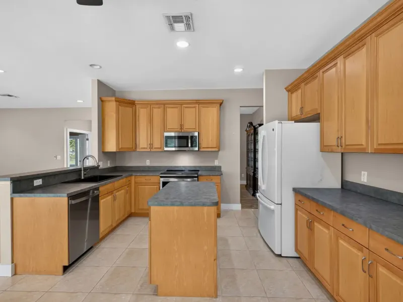 COCONUT CREEK - GATED COMMUNITY – image 14