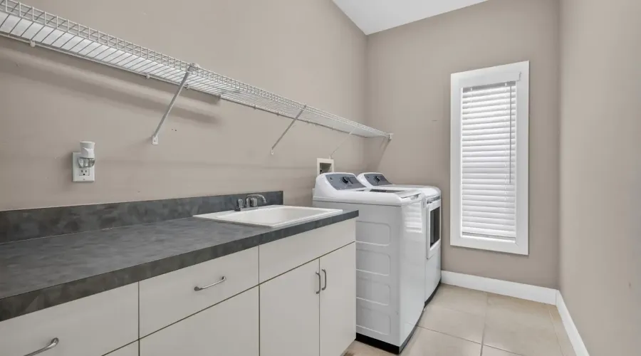 12281 McGregor Palms Drive, Fort Myers, Florida, 33908, United States, 3 Bedrooms Bedrooms, 9 Rooms Rooms,2 BathroomsBathrooms,Single family home,For Sale,McGregor Palms,70030020027