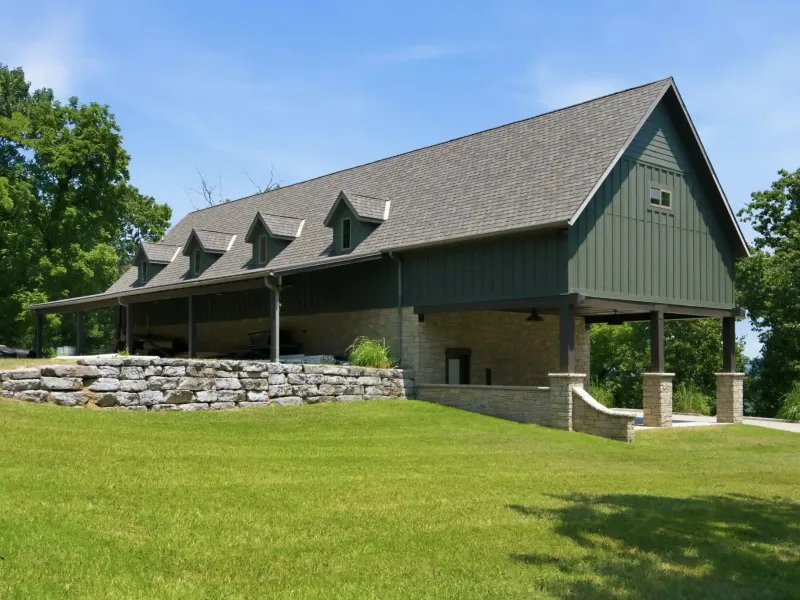 Table Rock Lakefront Luxury Home on 104± Acres – image 6