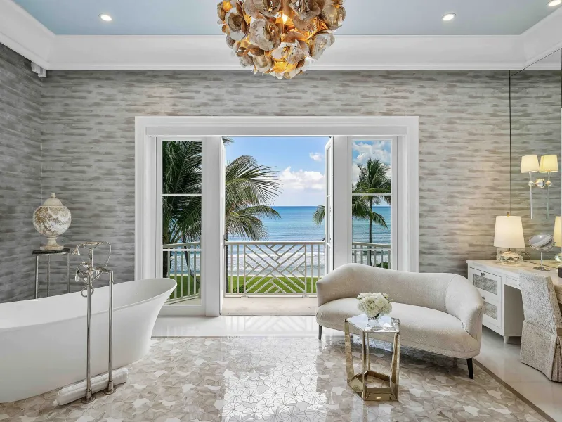 Ocean-to-Intracoastal Estate in Manalapan – image 4