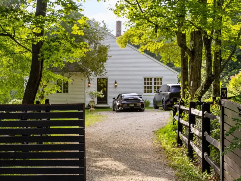 https://harneyrealestate.com/property/3-hart-hill-road-cornwall-ct-067 – image 38