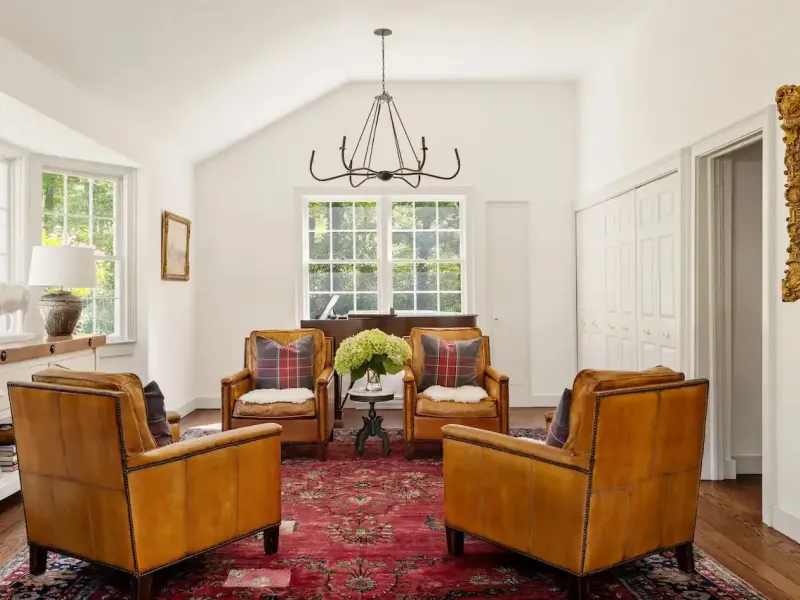 https://harneyrealestate.com/property/3-hart-hill-road-cornwall-ct-067 – image 5