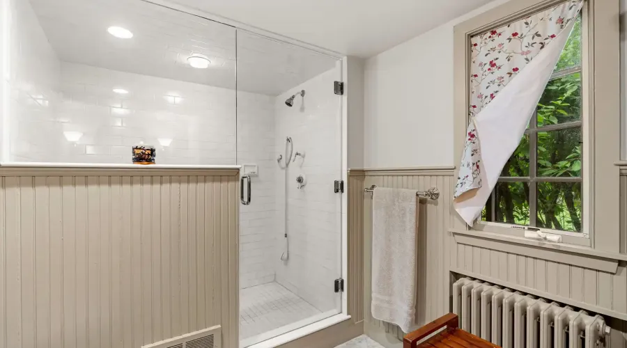 Miles River Rd, Hamilton, Massachusetts, 01982, United States, 4 Bedrooms Bedrooms, 11 Rooms Rooms,3 BathroomsBathrooms,Single family home,For Sale,Miles River,70030020118