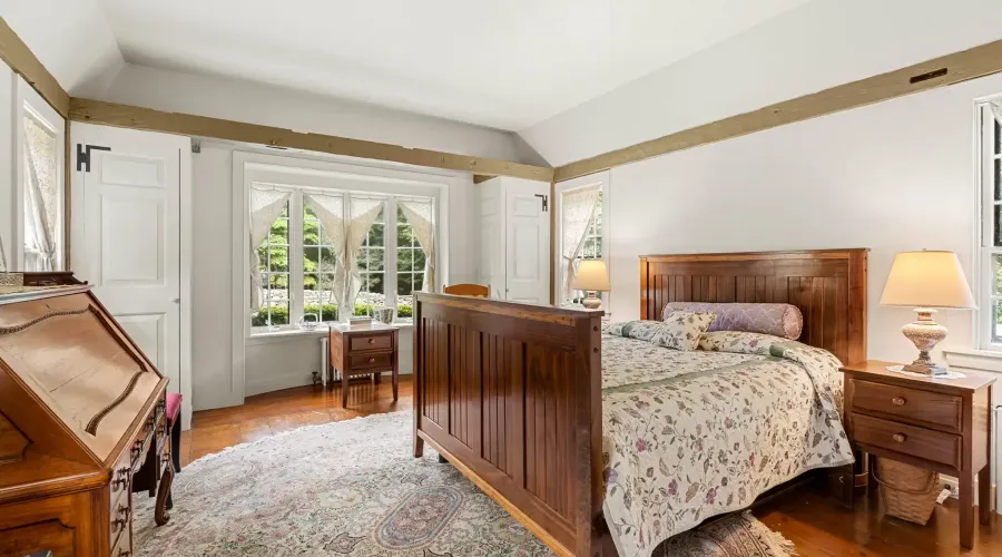 Miles River Rd, Hamilton, Massachusetts, 01982, United States, 4 Bedrooms Bedrooms, 11 Rooms Rooms,3 BathroomsBathrooms,Single family home,For Sale,Miles River,70030020118
