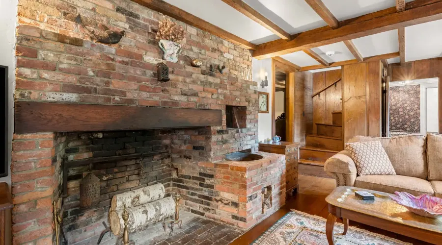 Miles River Rd, Hamilton, Massachusetts, 01982, United States, 4 Bedrooms Bedrooms, 11 Rooms Rooms,3 BathroomsBathrooms,Single family home,For Sale,Miles River,70030020118