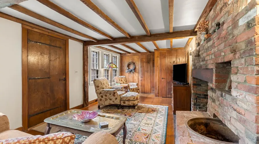 Miles River Rd, Hamilton, Massachusetts, 01982, United States, 4 Bedrooms Bedrooms, 11 Rooms Rooms,3 BathroomsBathrooms,Single family home,For Sale,Miles River,70030020118