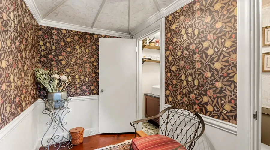 Miles River Rd, Hamilton, Massachusetts, 01982, United States, 4 Bedrooms Bedrooms, 11 Rooms Rooms,3 BathroomsBathrooms,Single family home,For Sale,Miles River,70030020118